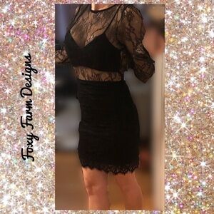 “sold!” NOT FOR SALE!       LOVERS + FRIENDS BEAUTIFUL BLK LACE FITTED…